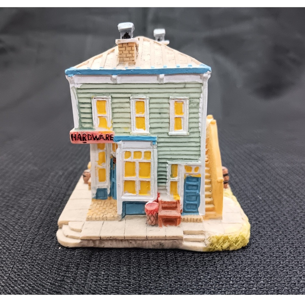 Liberty Falls AH103 Howard's Hardware 1996 Americana Village Miniature VTG